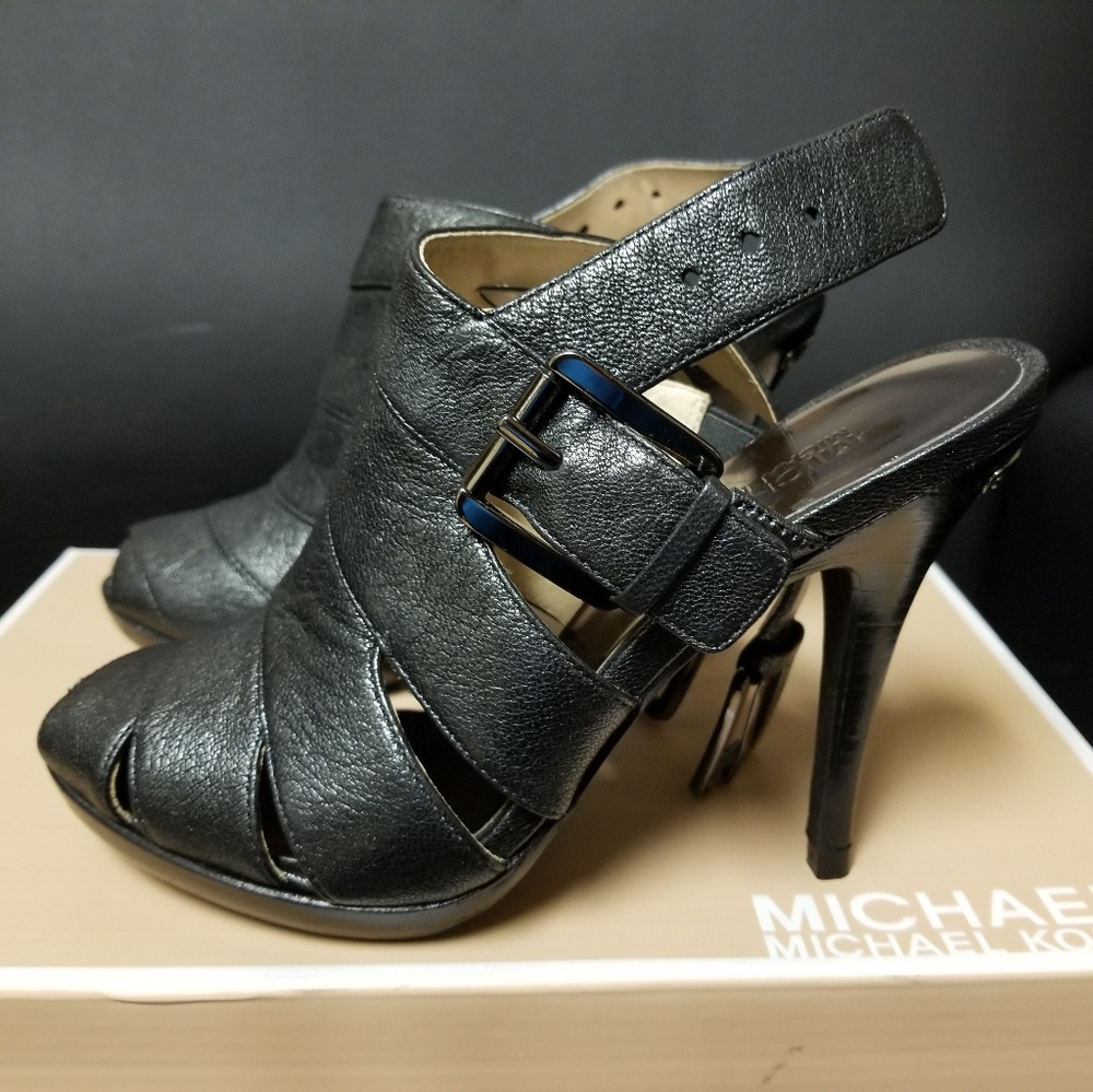 Shoes - Picture 2 of 6